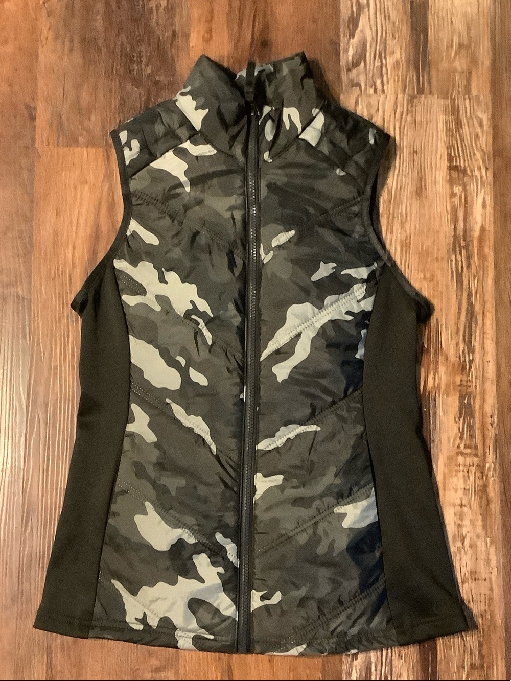 Camo Active Vest - Green/Black